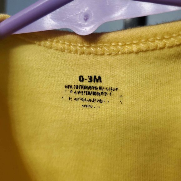 4/$10 Yellow "I'm Sassy and I know It" Graphic Print Onesie |Size: 0-3M - Picture 4 of 5